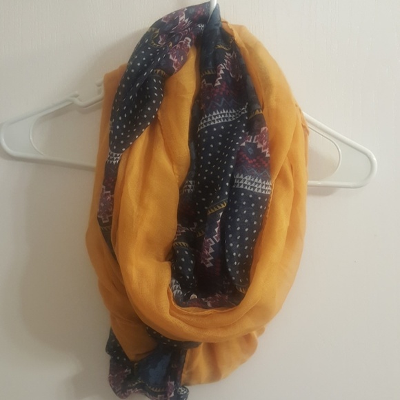 Scarf bundle - Picture 2 of 2